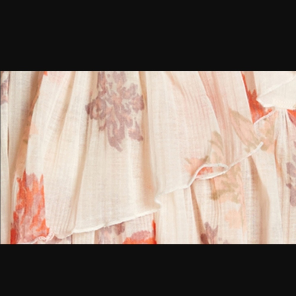 Free People Melbourne Cami Top V-Neck Tiered Ruffled Asymmetrical Hem Size S NWT - Picture 4 of 8